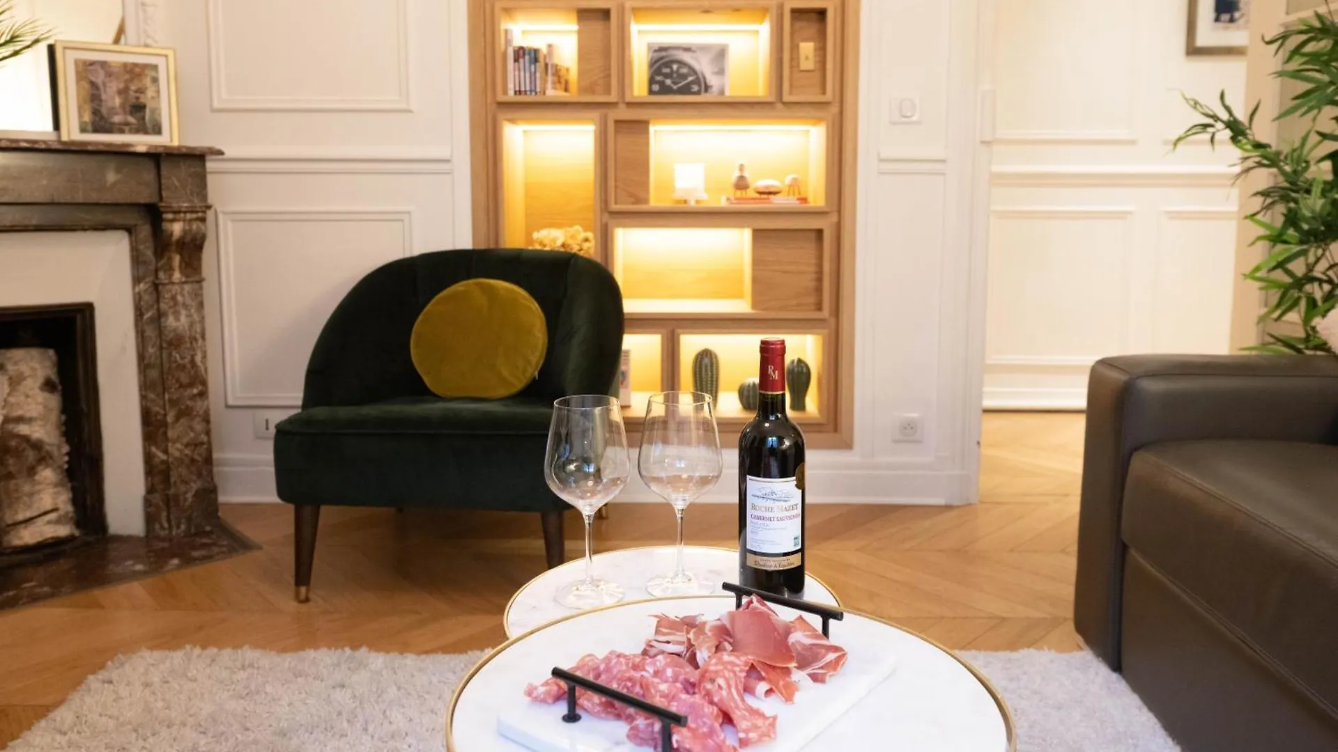 Chic Et Cosy Paris Apartment