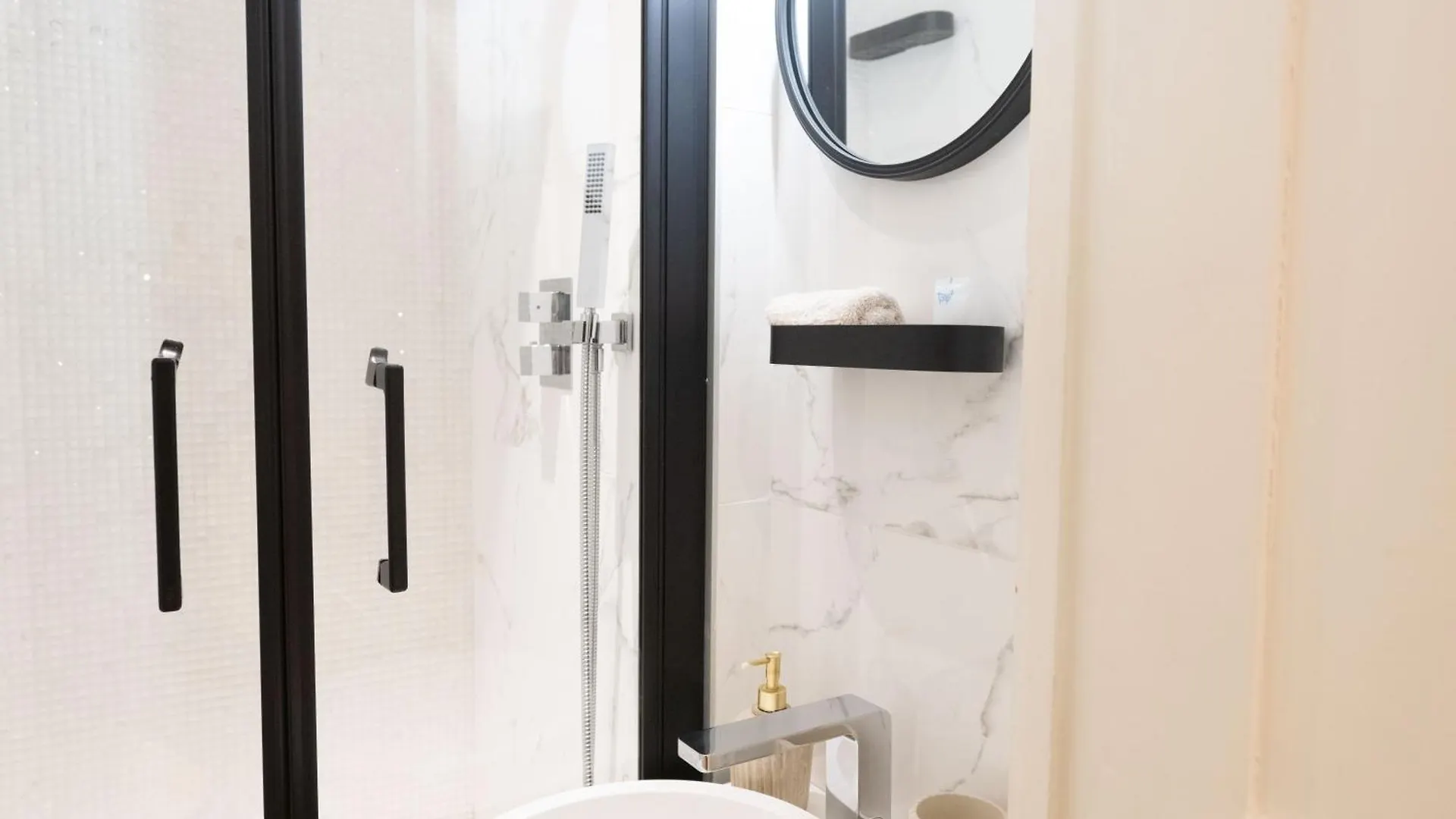 Chic Et Cosy Paris Apartment 0*,